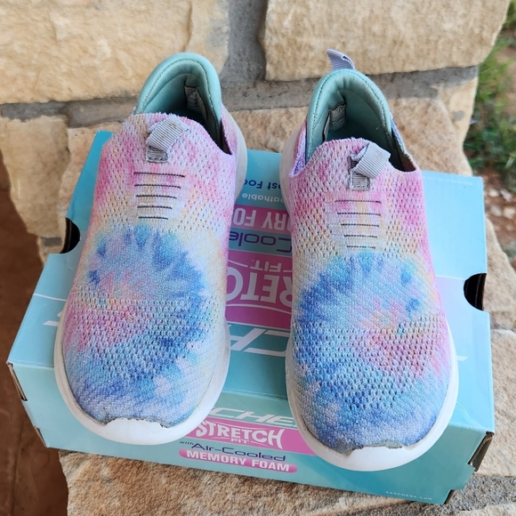 Skechers Size 11 Toddler- Tie-Die Groovy Mint Color - Picture 2 of 5